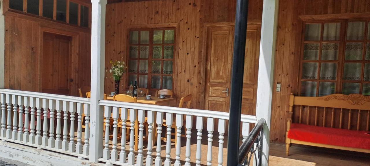 Guest House Lailashi Surmushi Esterno foto